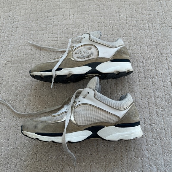Authentic Chanel sneakers - Picture 3 of 14